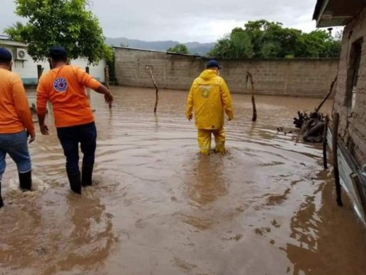 El paso del huracán Eta en Honduras: Una muerte, daños e inundaciones