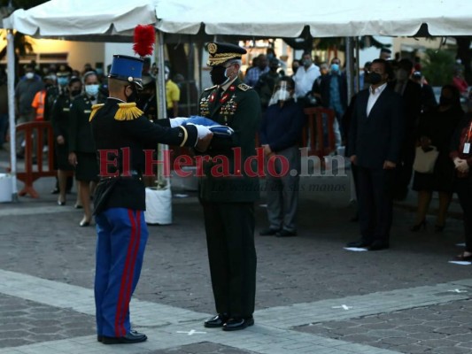 Solemnidad y patriotismo en el inicio de fiestas Patrias en Honduras (FOTOS)