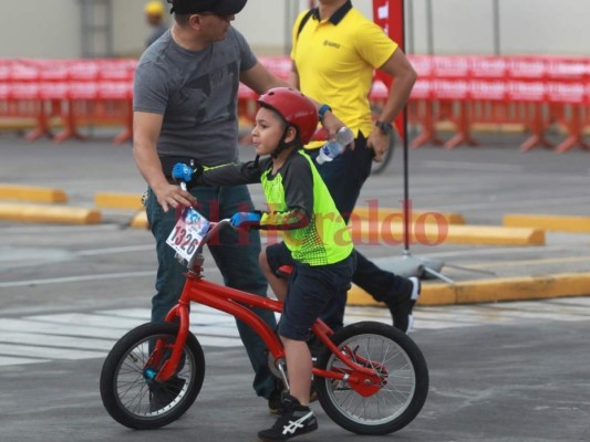 Fotos: Así se vive la Vuelta Ciclística Infantil de EL HERALDO