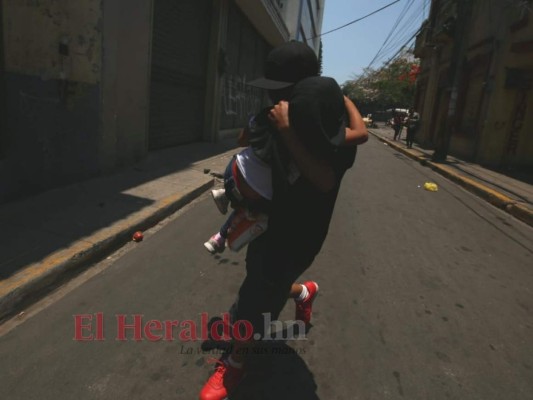 Las impactantes imágenes que dejaron las violentas protestas por el Día del Trabajador