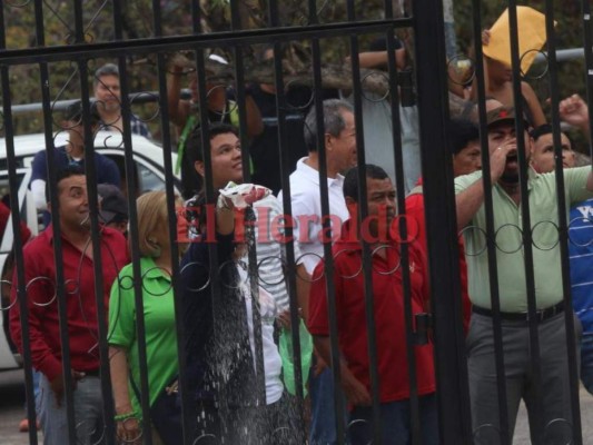 Los bochornosos momentos y 'metidas de pata' de políticos hondureños