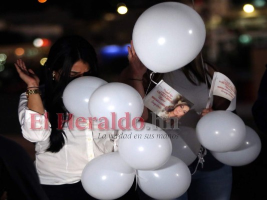 Oración de esperanza: familiares y amigos de Angie Peña se unen para elevar plegarias (FOTOS)