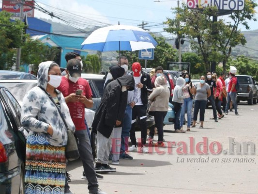 FOTOS: Abarrotado el centro de triaje del Infop a pocas horas de su inauguración