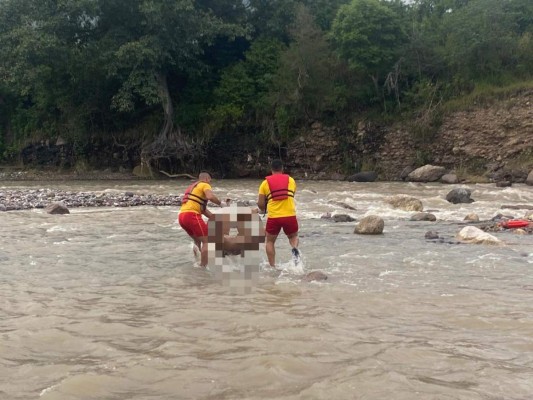 Tras una semana de arduas labores, sigue el rescate de afectados por Eta (Fotos)