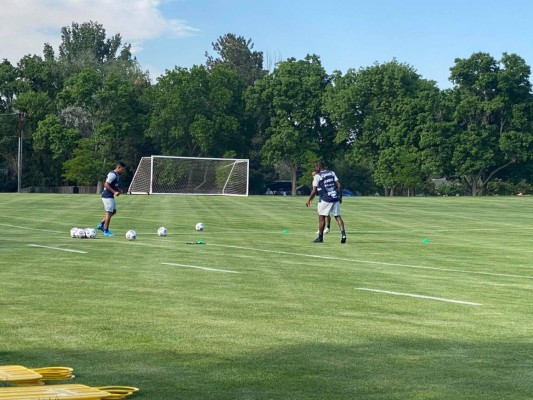 Alegría y entusiasmo en la concentración de Honduras previo al duelo ante Costa Rica