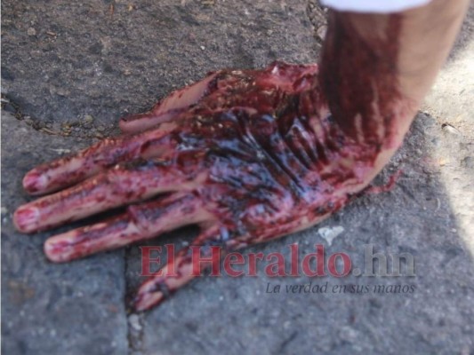 Impresionante vía crucis en Viernes Santo retrata la pasión de Jesucristo