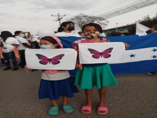 Así fue la marcha de antorchas para exigir justicia por la muerte de Keyla Martínez