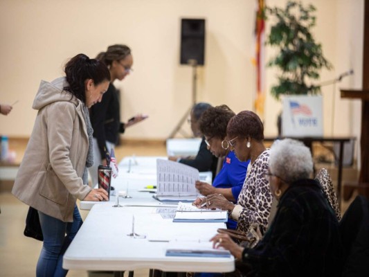 FOTOS: Así viven los estadounidenses el supermartes de elecciones