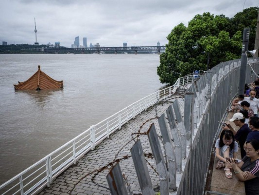 Inundaciones en China alcanzan niveles históricos y amenazan arrasar Wuhan