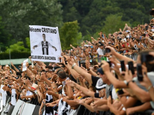 Locura en el debut de Cristiano Ronaldo con la Juventus de Italia