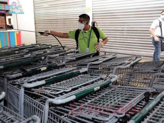 Control de temperatura, distancia y desinfección: así es ir al supermercado en tiempos de pandemia