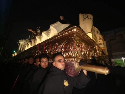 Así vivieron los capitalinos la procesión del Santo Entierro