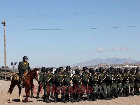 FOTOS: Así se prepara la patrulla fronteriza para detener a migrantes de la caravana