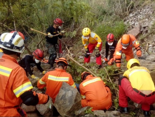 Fotos: Así fue el simulacro que se llevó a cabo en El Berrinche, después de 20 años del huracán Mitch