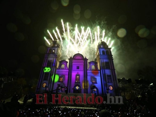 Espectacular video mapping para rendir honor a la Virgen de Suyapa en su 273 aniversario