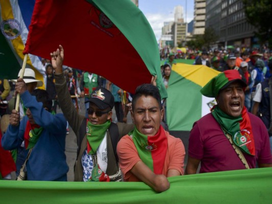 FOTOS: Miles marchan en tercer día de paro nacional contra Iván Duque  