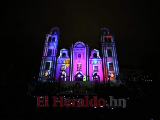 Espectacular video mapping para rendir honor a la Virgen de Suyapa en su 273 aniversario