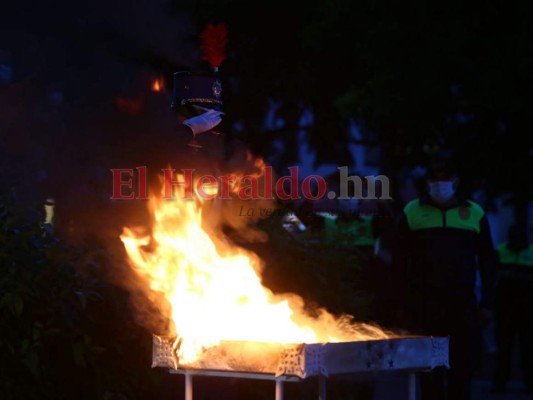 Solemnidad y patriotismo en el inicio de fiestas Patrias en Honduras (FOTOS)