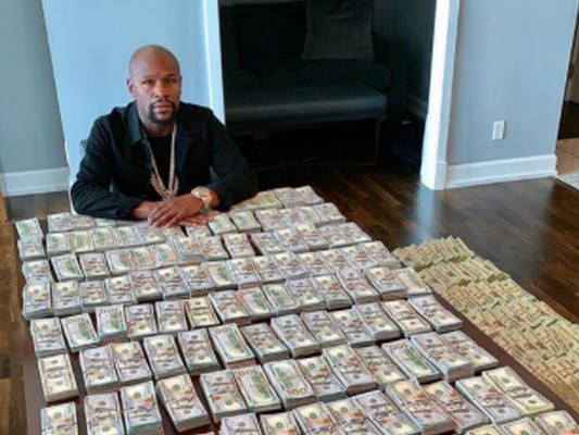 Los lujos que Floyd Mayweather presume en sus redes sociales