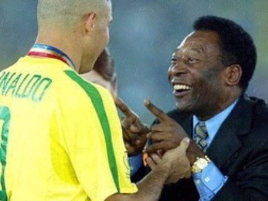 Famosos jugadores felicitan a la leyenda del fútbol, Pelé, en su cumpleaños 80