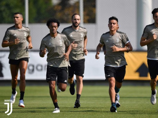 Cristiano Ronaldo pisó la cancha de la Juventus en su primer entrenamiento