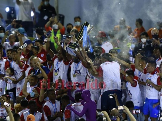 Euforia y emoción total: Así celebró su copa 34 el Olimpia (Fotos)