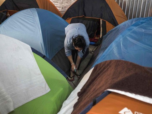 FOTOS: Hacinados y mendigando, el calvario de migrantes durante pandemia en México