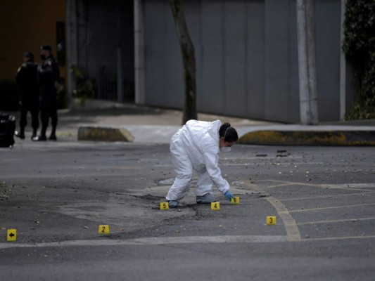 Más de 100 casquillos de bala: impactantes fotos tras emboscada a jefe de policía en México  