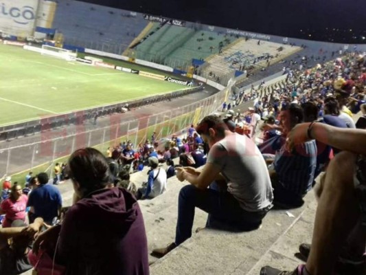 FOTOS: Así es el ambiente de la afición de las águilas previo al encuentro con Tauro