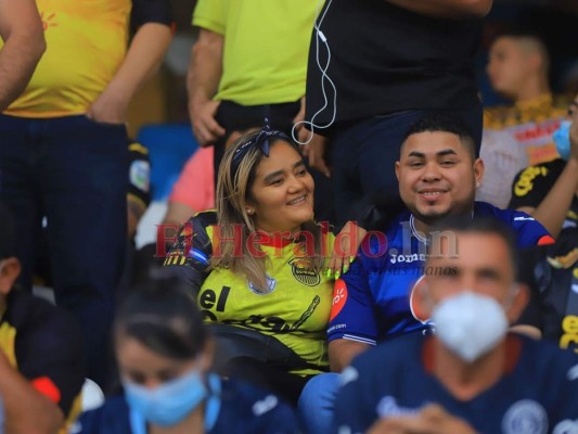 Estadio lleno y show de la Mega Barra: Así se vive el ambiente en el Real España-Motagua