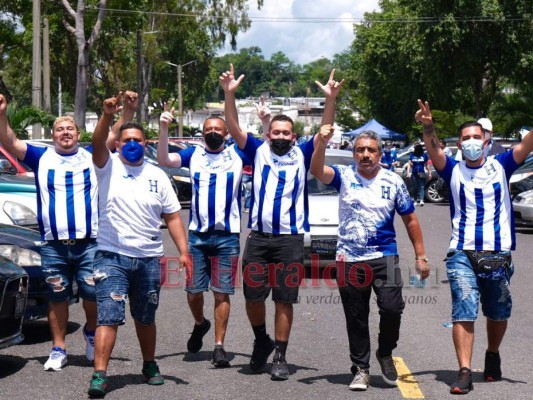 Euforia, ilusión y belleza: garra catracha se impone en el Cuscatlán  