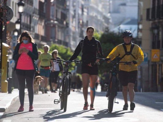 Imágenes: Españoles se preparan para reencontrarse con familiares y amigos