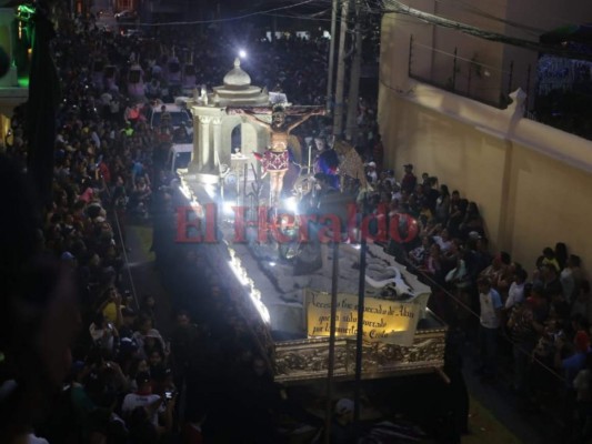 Así vivieron los capitalinos la procesión del Santo Entierro