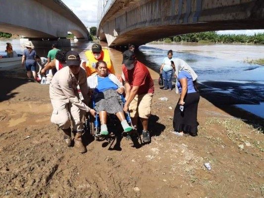 Continúa el rescate de hondureños afectados tras el doloroso paso de Eta (FOTOS)