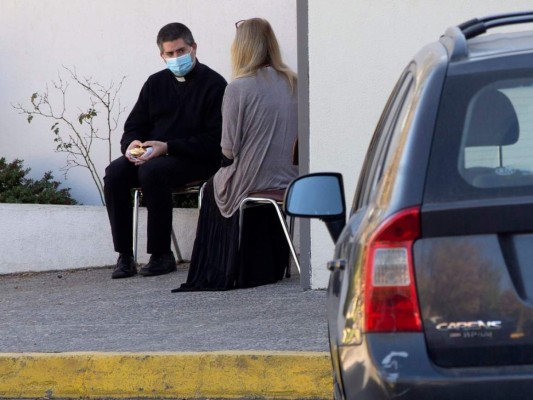 En la calle y en sus vehículos, así se confiesan los chilenos por la pandemia (FOTOS)