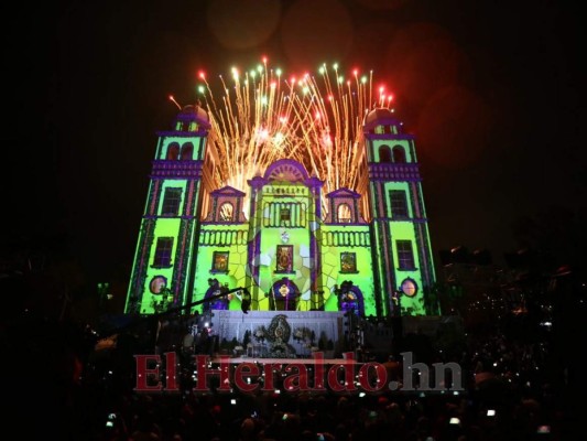 Espectacular video mapping para rendir honor a la Virgen de Suyapa en su 273 aniversario