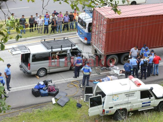 Las imágenes más impactantes del trágico accidente en carretera al norte