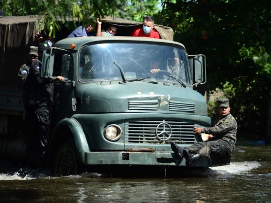 Centroamérica sumergida en crisis humanitaria tras destrozos causados por Eta