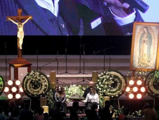 Con lágrimas y serenata al lado de la Virgen de Guadalupe : así despidieron a Vicente Fernández, el ídolo de las rancheras