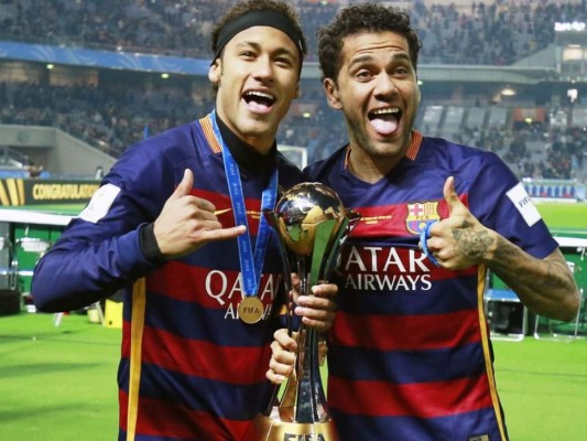 Dani Alves, el futbolista con más títulos en la historia (Fotos)