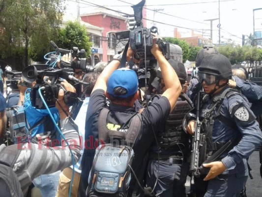 FOTOS: Así fue la captura del periodista David Romero en las instalaciones de Radio Globo