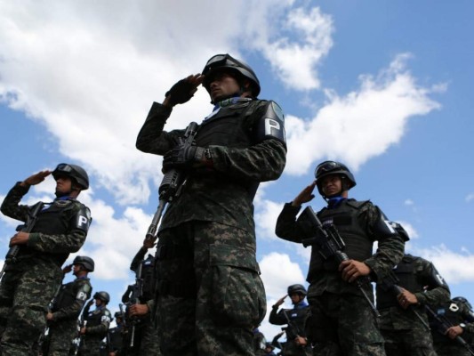 Así fue la ceremonia de ascensos de oficiales de las Fuerzas Armadas