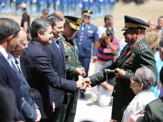 Así fue la ceremonia de ascensos de oficiales de las Fuerzas Armadas