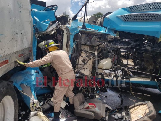 Luto y escombros: imágenes del trágico accidente de una rastra en Zambrano