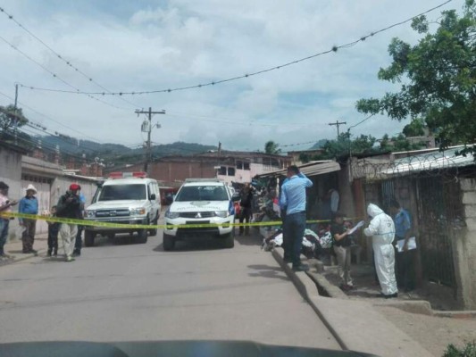 Dantescos hechos violentos donde criminales dejaron rótulos a sus víctimas en Honduras