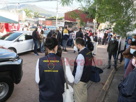 Observadores internacionales realizan minuciosa labor en elecciones de Honduras   