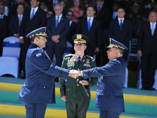 Así fue la ceremonia de ascensos de oficiales de las Fuerzas Armadas