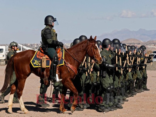 FOTOS: Así se prepara la patrulla fronteriza para detener a migrantes de la caravana