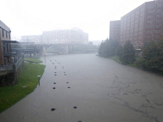 FOTOS: Texas y Luisiana, con agua hasta el cuello por tormenta Imelda