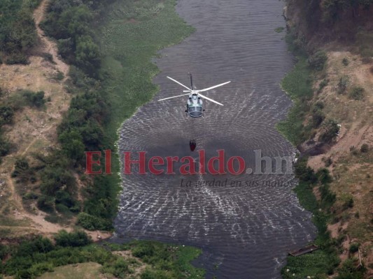 Imágenes aéreas del voraz incendio forestal que consume La Tigra